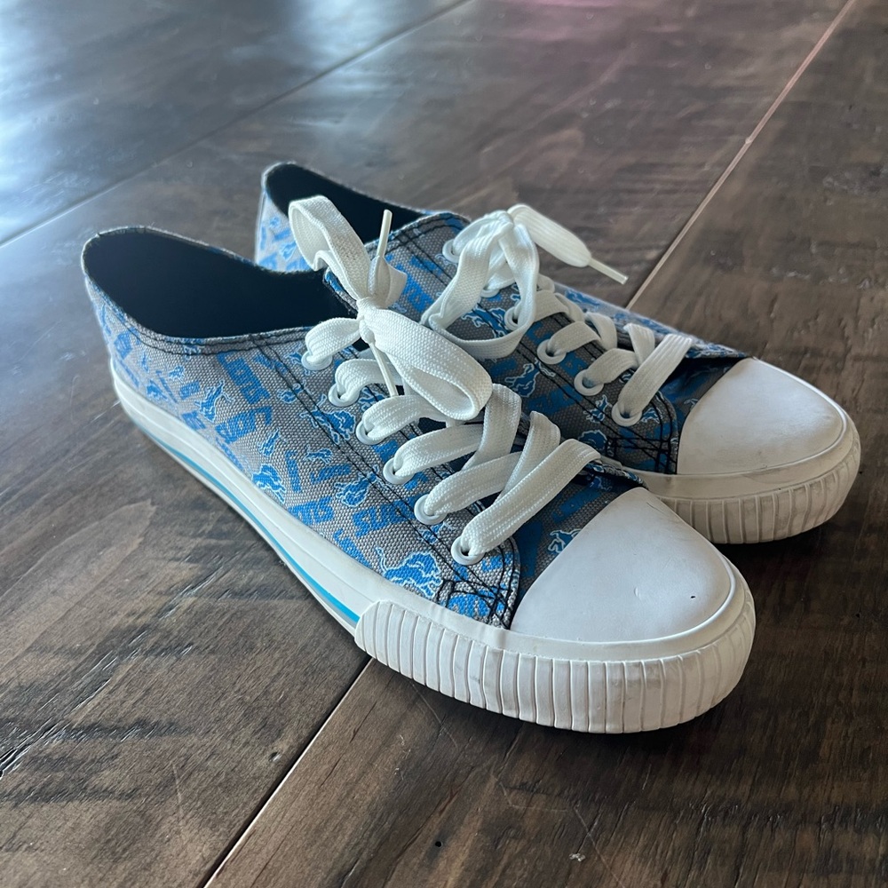 Detroit Lions slide on sneakers size women’s 8